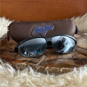 Maui Jim Ho’okipa Black Semi-Rimless Polarized Sunglasses with Brown Case